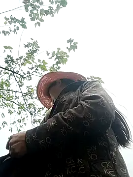 bree-zz online show from February 2, 2026, 2:21 am