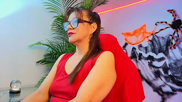 Snapshot of Carol_Miss2 chatting on October 15, 2025, 10:12 am Carol Miss2 online show from October 15, 2025, 10:12 am