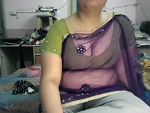 Snapshot of Niisha_HOT chatting on October 13, 2025, 7:59 pm Niisha HOT online show from October 13, 2025, 7:59 pm