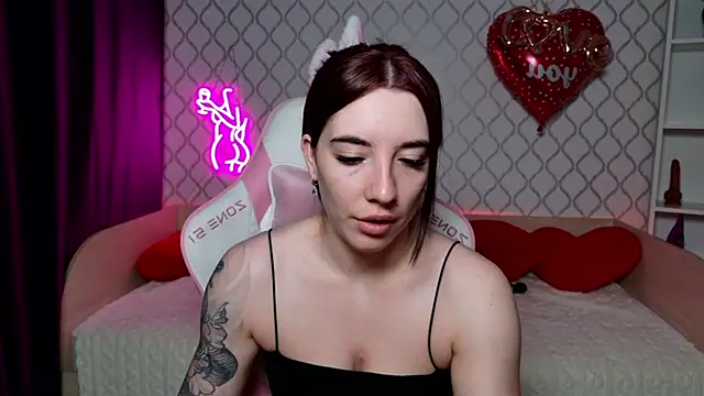 Curious Lily online show from March 18, 2026, 12:47 am