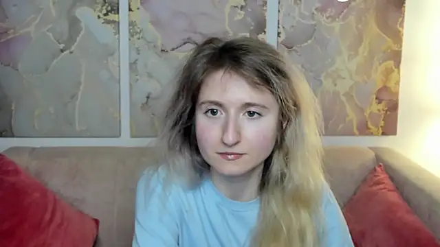 Snapshot of CamillaDreamer chatting on May 11, 2026, 4:04 pm CamillaDreamer online show from May 11, 2026, 4:04 pm