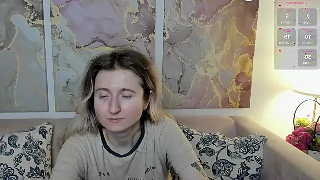 Snapshot of CamillaDreamer chatting on May 24, 2026, 1:00 pm CamillaDreamer online show from May 24, 2026, 1:00 pm