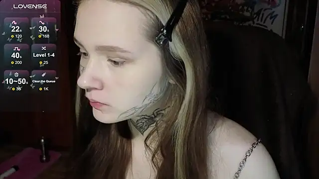 Snapshot of Liaaa_Li chatting on November 12, 2025, 2:15 am Liaaa Li online show from November 12, 2025, 2:15 am