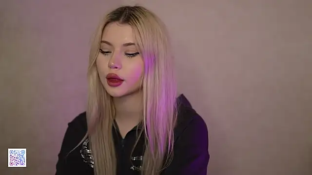 Snapshot of AshleyNikoo chatting on November 14, 2025, 6:44 pm AshleyNikoo online show from November 14, 2025, 6:44 pm