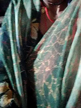 Snapshot of Lona2525 chatting on November 9, 2025, 8:46 pm Lona2525 online show from November 9, 2025, 8:46 pm