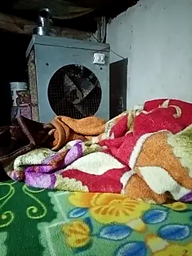 Snapshot of Lona2525 chatting on November 12, 2025, 6:45 pm Lona2525 online show from November 12, 2025, 6:45 pm