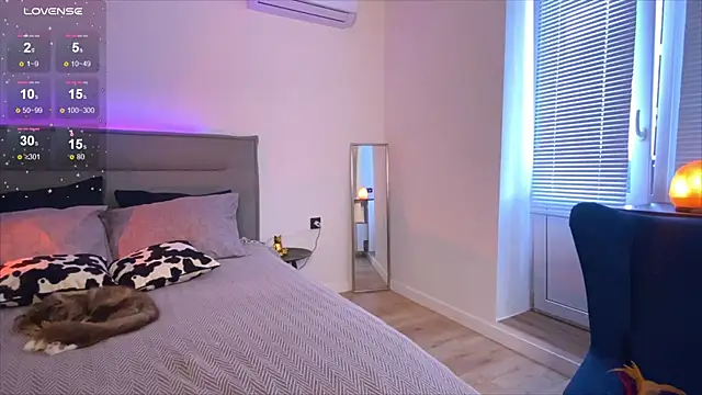 Snapshot of Sienna_Mi_ chatting on November 13, 2025, 6:06 am Sienna Mi online show from November 13, 2025, 6:06 am