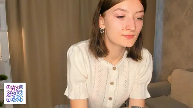 AnnaleeJennie online show from September 27, 2025, 4:07 am