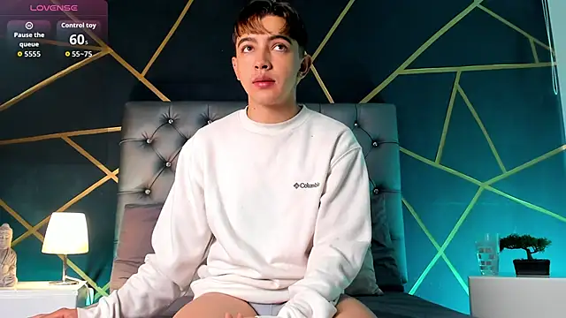 Lian Miller1  online show from March 13, 2026, 12:21 pm