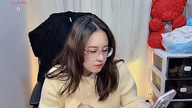 Snapshot of NEWONETO chatting on November 28, 2025, 12:27 pm NEWONETO online show from November 28, 2025, 12:27 pm