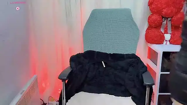 Snapshot of NEWONETO chatting on November 9, 2025, 1:37 pm NEWONETO online show from November 9, 2025, 1:37 pm