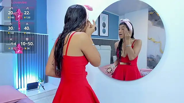 liz  cute online show from November 13, 2025, 11:36 am