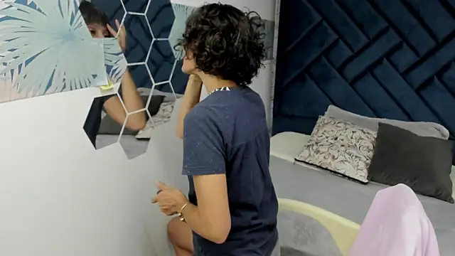 Valery More   online show from October 30, 2025, 12:14 pm