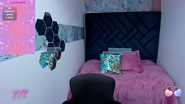 Valery More   online show from April 21, 2026, 1:07 pm