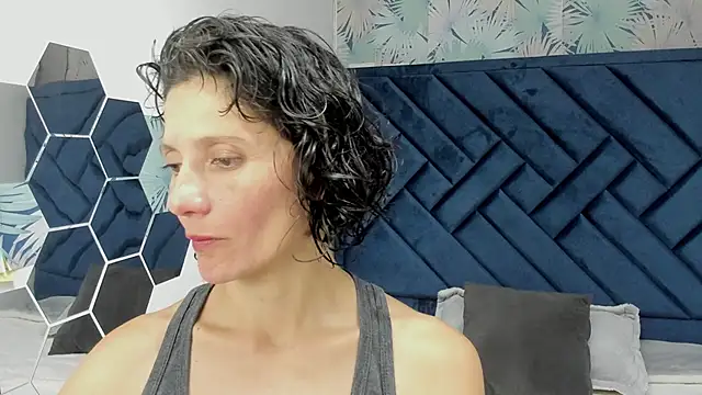 Valery More   online show from November 24, 2025, 1:22 pm