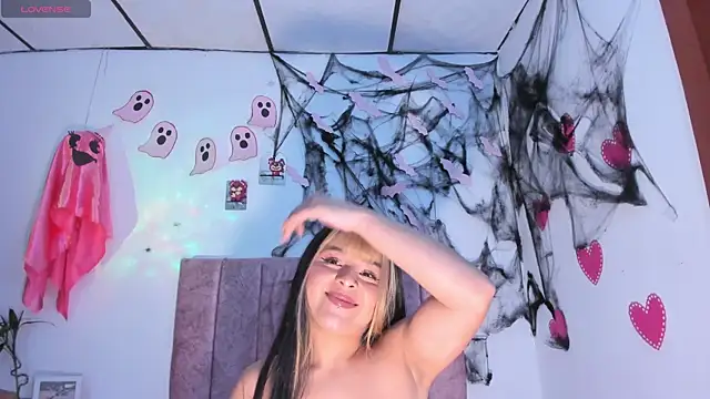 Mila 1wood online show from October 17, 2025, 2:30 pm