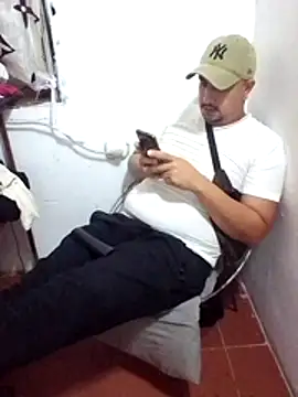 Snapshot of Tequilamaster chatting on December 4, 2025, 12:15 pm Tequilamaster online show from December 4, 2025, 12:15 pm