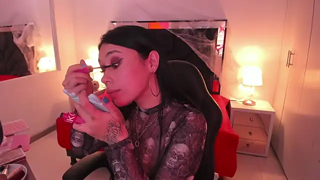 SusanVilla online show from October 23, 2025, 7:34 pm