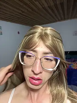 Snapshot of NICOLLE__12 chatting on November 20, 2025, 8:53 pm NICOLLE 12 online show from November 20, 2025, 8:53 pm