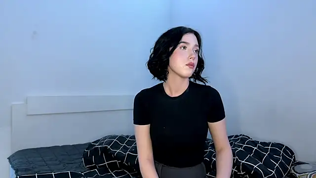 Snapshot of KayaNorth chatting on October 1, 2025, 7:51 pm KayaNorth online show from October 1, 2025, 7:51 pm