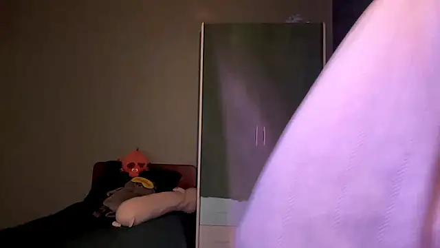 Snapshot of EmiIyKitty chatting on November 12, 2025, 7:51 pm EmiIyKitty online show from November 12, 2025, 7:51 pm