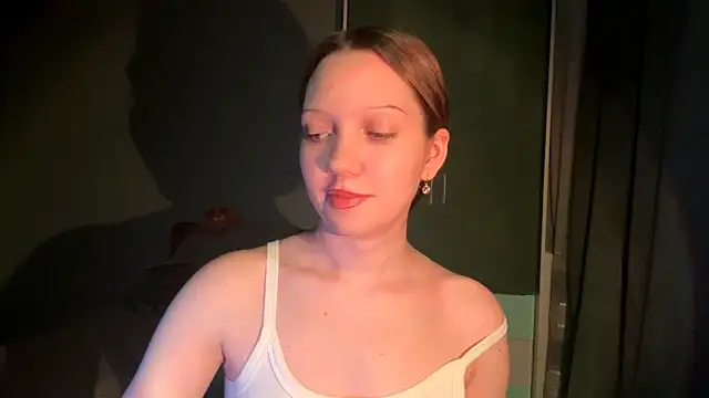 Snapshot of EmiIyKitty chatting on November 21, 2025, 8:30 pm EmiIyKitty online show from November 21, 2025, 8:30 pm