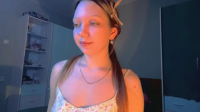 Snapshot of EmiIyKitty chatting on October 2, 2025, 7:39 pm EmiIyKitty online show from October 2, 2025, 7:39 pm