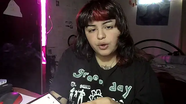 crucifxcked online show from October 18, 2025, 7:38 pm