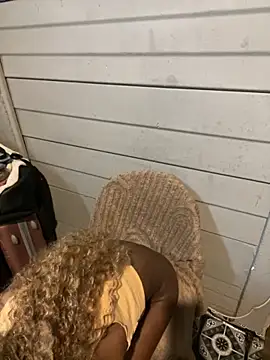 gingergirl67  online show from October 23, 2025, 9:35 pm