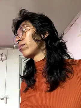 Snapshot of MadamLeRouge chatting on November 29, 2025, 11:38 pm MadamLeRouge online show from November 29, 2025, 11:38 pm