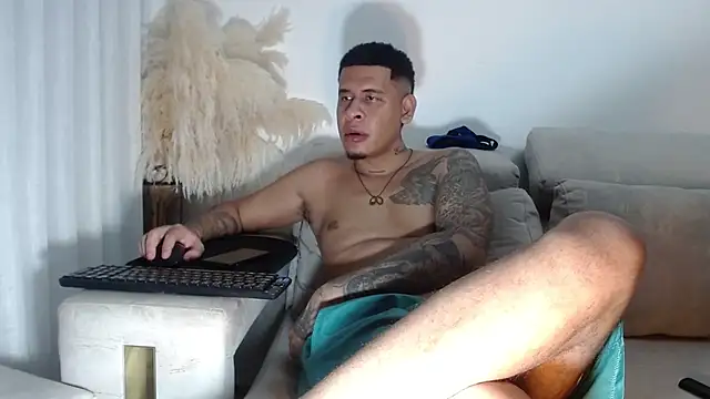 Adrew fox online show from November 29, 2025, 9:31 am