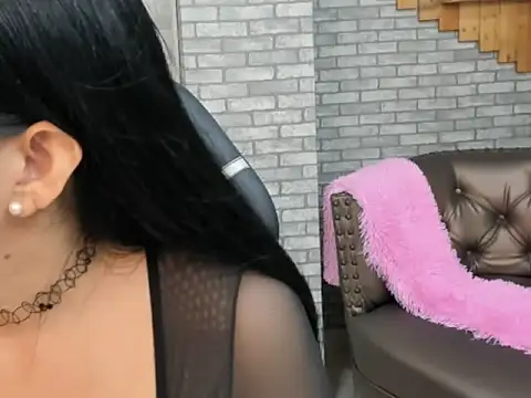 Snapshot of Alisonn_Doll chatting on October 18, 2025, 1:13 pm Alisonn Doll online show from October 18, 2025, 1:13 pm