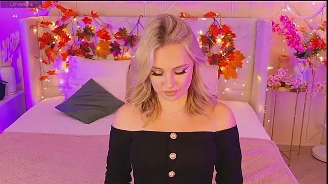 Snapshot of EllyLinn chatting on December 1, 2025, 4:41 pm EllyLinn online show from December 1, 2025, 4:41 pm