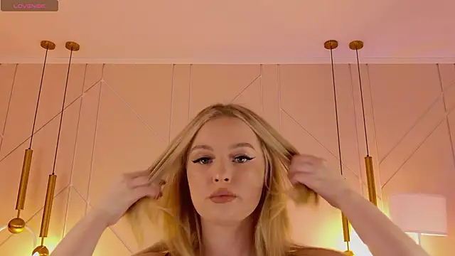 EllyLinn online show from February 22, 2026, 5:03 pm