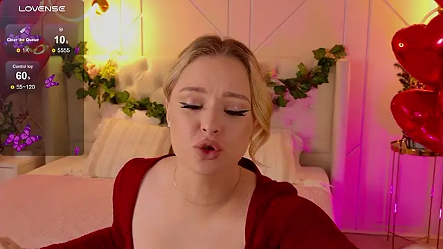 EllyLinn online show from February 13, 2026, 5:24 pm