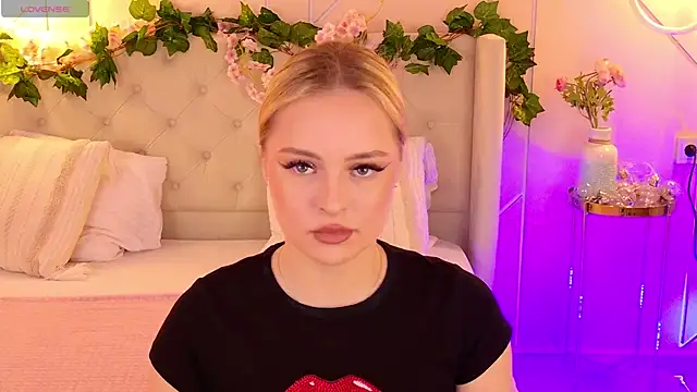 EllyLinn online show from March 24, 2026, 5:02 pm