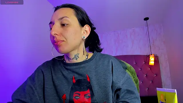 Iris  77 online show from November 21, 2025, 11:31 am