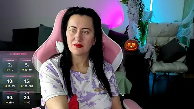 Snapshot of monnica_vibe_ chatting on October 20, 2025, 7:42 am monnica vibe  online show from October 20, 2025, 7:42 am