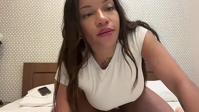 realrockybee1 online show from November 9, 2025, 11:20 pm