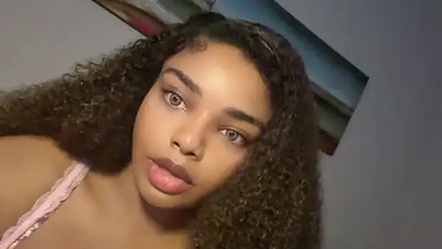 Snapshot of bellacagyal chatting on July 4, 2026, 12:06 am bellacagyal online show from July 4, 2026, 12:06 am