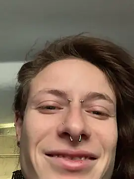 GoldenPussy1329 online show from December 22, 2025, 1:11 pm