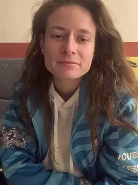 GoldenPussy1329 online show from March 7, 2026, 10:26 pm