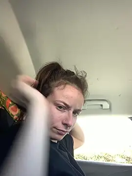 GoldenPussy1329 online show from March 27, 2026, 2:07 pm