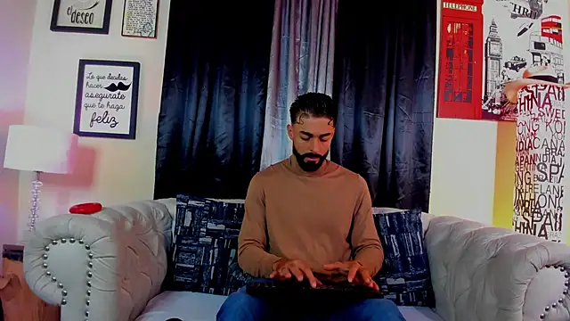 Snapshot of Kael_Bronte chatting on October 21, 2025, 10:14 am Kael Bronte online show from October 21, 2025, 10:14 am