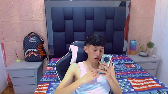 thaigo twink38 online show from October 18, 2025, 5:09 am