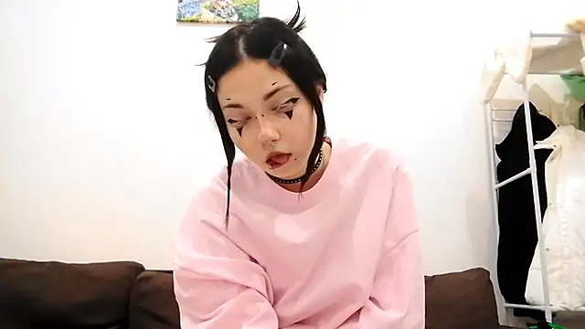 Snapshot of Beeping_Creature chatting on October 9, 2025, 5:46 pm Beeping Creature online show from October 9, 2025, 5:46 pm