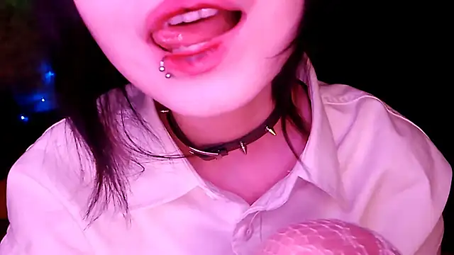 Snapshot of Beeping_Creature chatting on October 20, 2025, 6:08 pm Beeping Creature online show from October 20, 2025, 6:08 pm