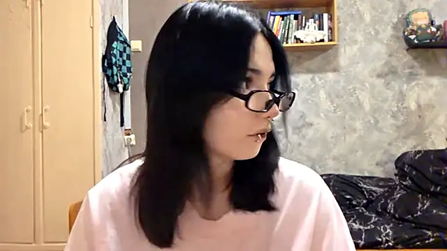 Snapshot of Beeping_Creature chatting on November 12, 2025, 3:05 pm Beeping Creature online show from November 12, 2025, 3:05 pm