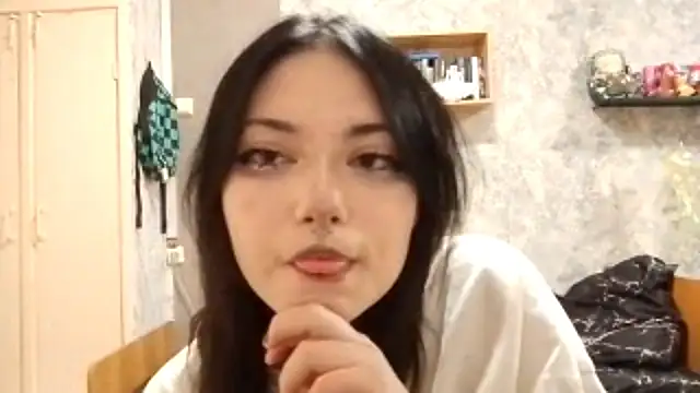 Snapshot of Beeping_Creature chatting on November 1, 2025, 4:12 pm Beeping Creature online show from November 1, 2025, 4:12 pm