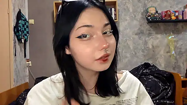 Snapshot of Beeping_Creature chatting on November 7, 2025, 3:27 pm Beeping Creature online show from November 7, 2025, 3:27 pm